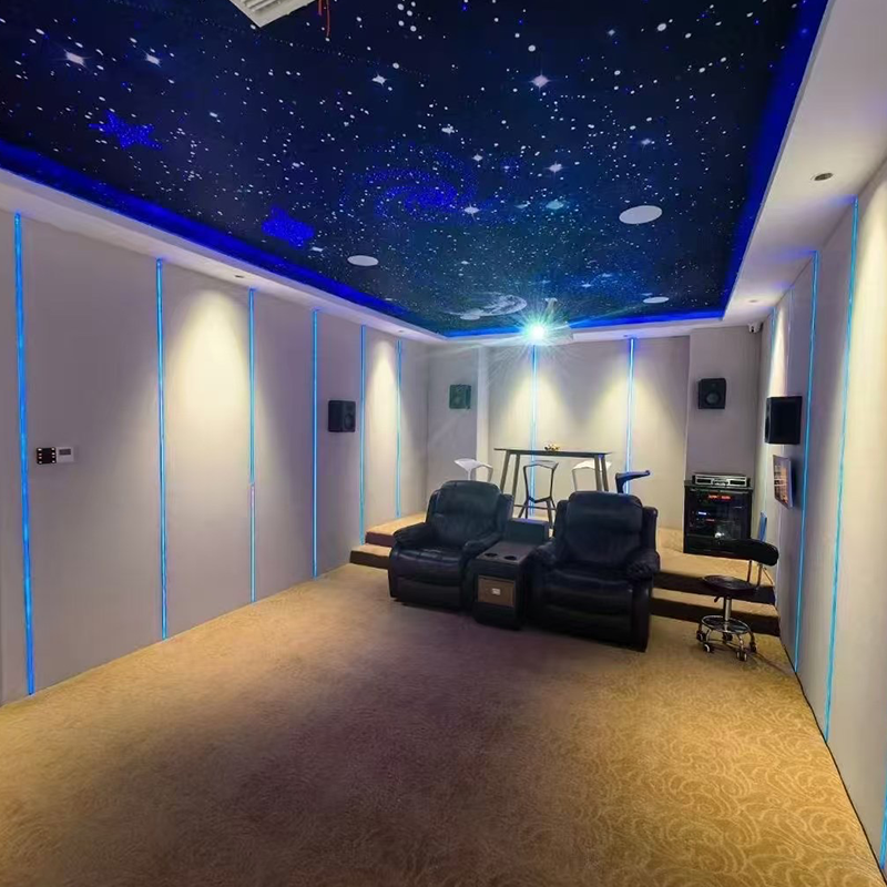 Belső kialakítás szövetbe burkolt hangelnyelő falpanelekkel, szállodákba is alkalmas Belső kialakítás szövetbe burkolt hangelnyelő falpanelekkel, szállodákba is alkalmas