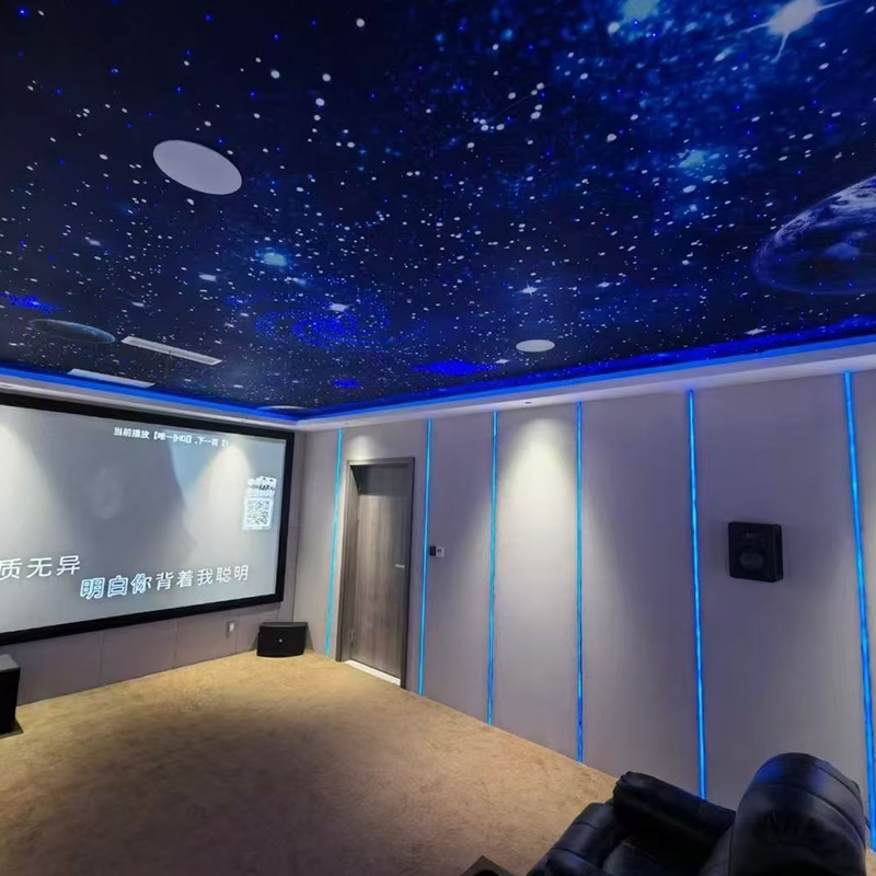 Belső kialakítás szövetbe burkolt hangelnyelő falpanelekkel, szállodákba is alkalmas Belső kialakítás szövetbe burkolt hangelnyelő falpanelekkel, szállodákba is alkalmas